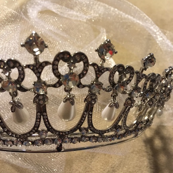 New Royal Tiara fit for a Princess - Picture 9 of 9